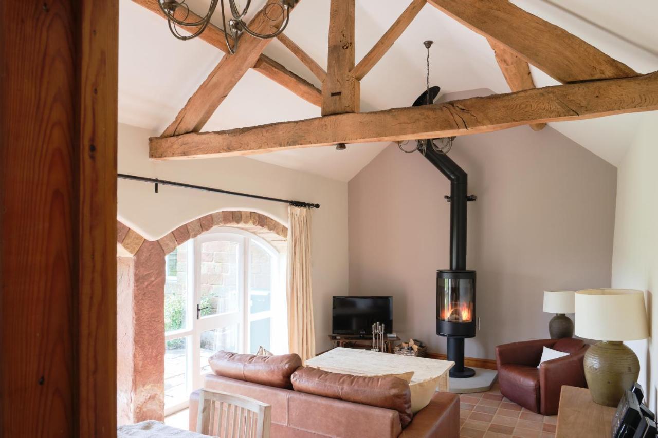 Swallow Barn At Millfields Farm Cottages Ashbourne  Bagian luar foto