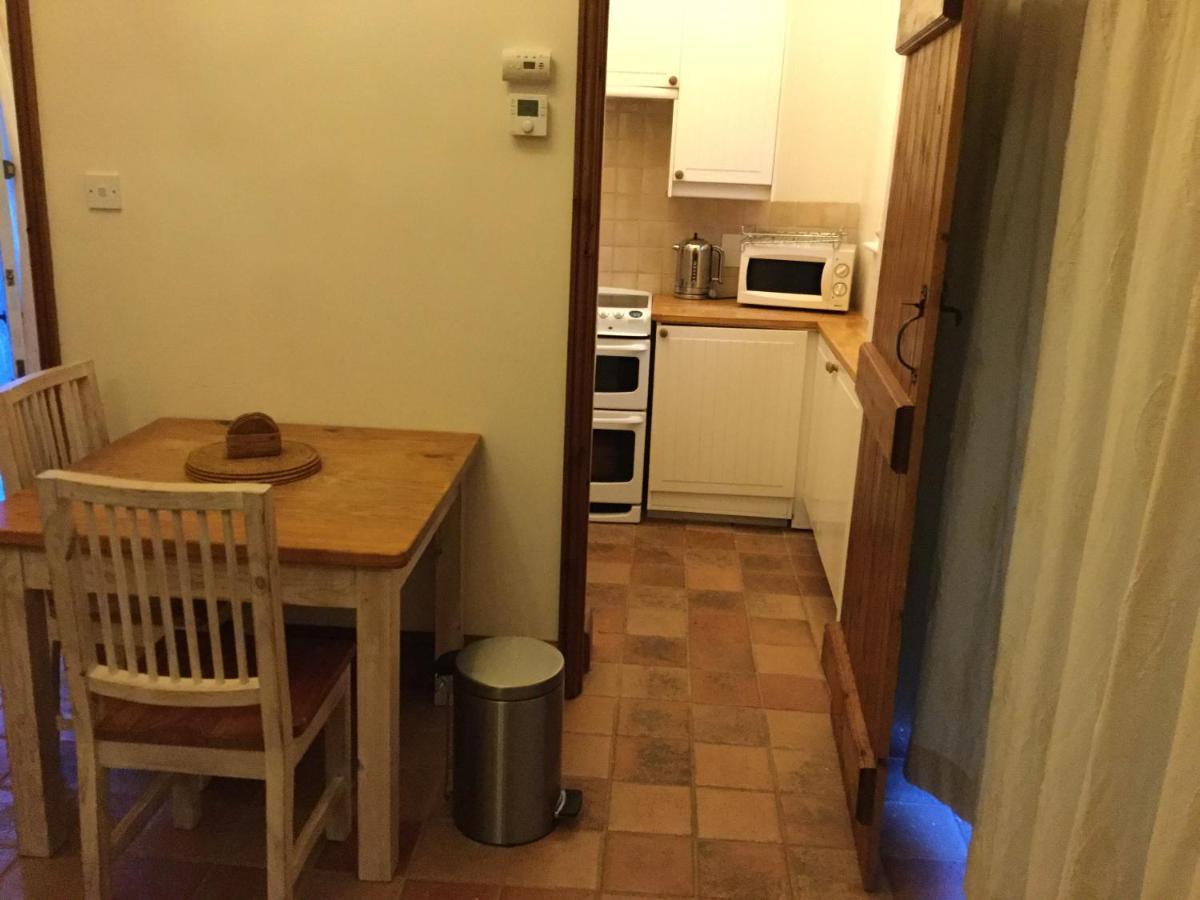 Swallow Barn At Millfields Farm Cottages Ashbourne  Bagian luar foto