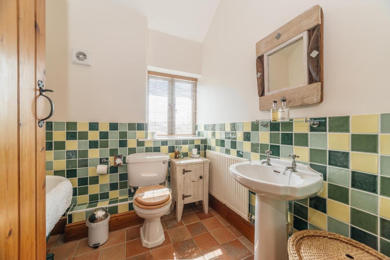 Swallow Barn At Millfields Farm Cottages Ashbourne  Bagian luar foto