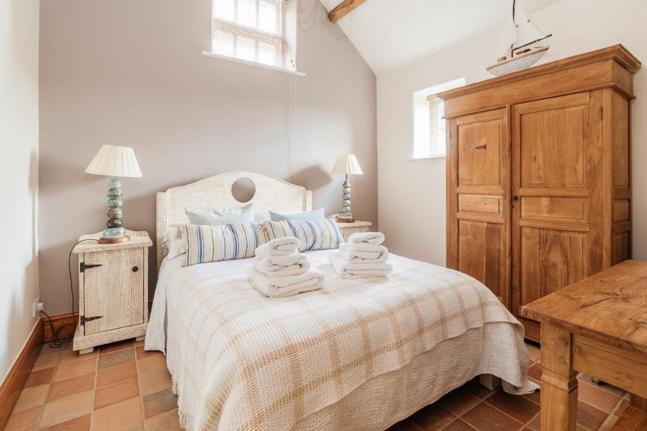 Swallow Barn At Millfields Farm Cottages Ashbourne  Bagian luar foto